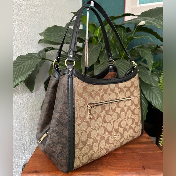 NWT - COACH Kristy Shoulder Bag In Colorblock Signature Canvas - C6831 - $498 - Picture 3 of 16